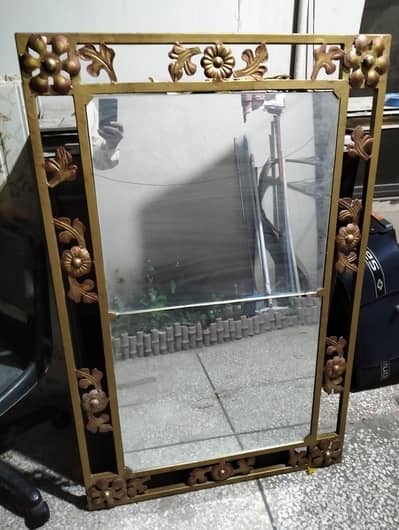 Elegant wall mounted Framed mirror