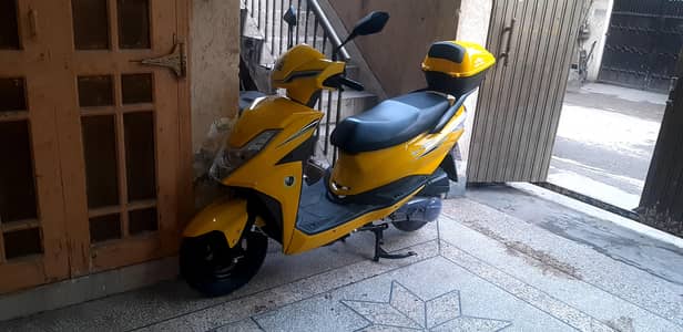 Scooty Zero Meter Sports  Look