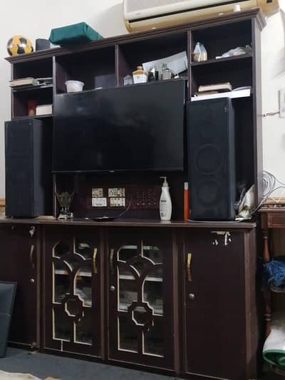 achi wood hai kahin se bhi kharab nhi hai