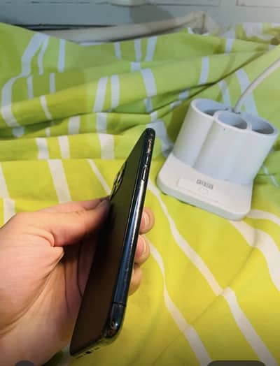 IPhone 11 to 256 non pta waterproof hai 90 battery health genuine 100%