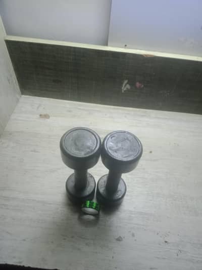 1 kg dumble both 2 kg dumble 800 rupees both with free tape