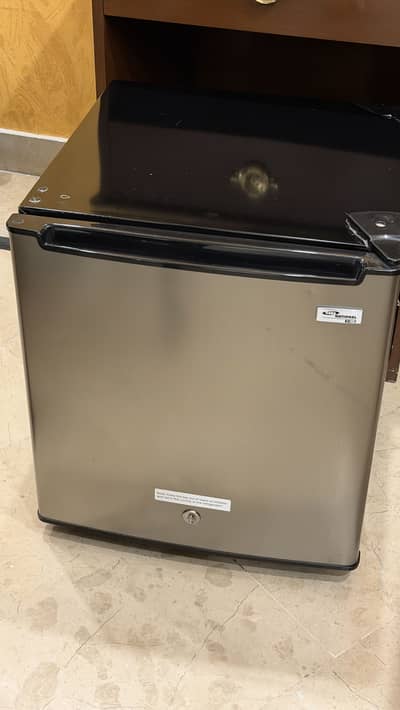 Gaba National mini fridge