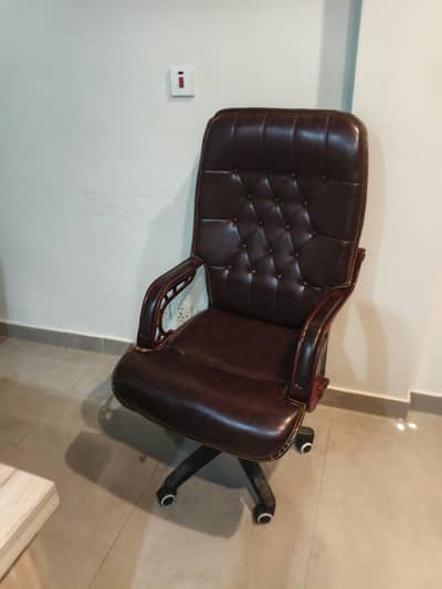 Office Tables with Chairs