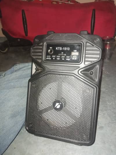 speaker 4mm base condition 8/10 +Mike wired