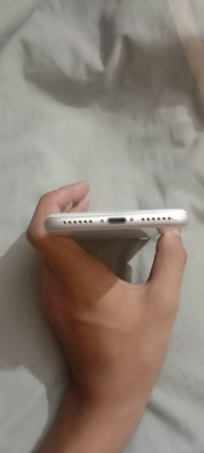 apple i phone used . . zbrdst working. .