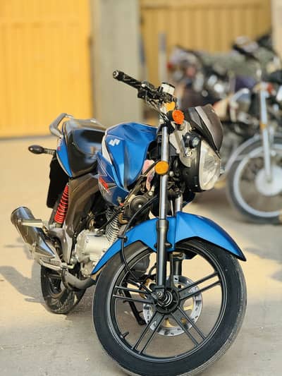 Suzuki GSX 125 2023 model company maintained