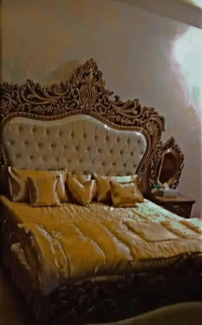 Chinyoti Style bed + Dresssing table