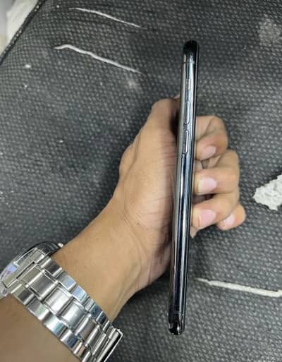 Iphone 11 pro with box pta approved