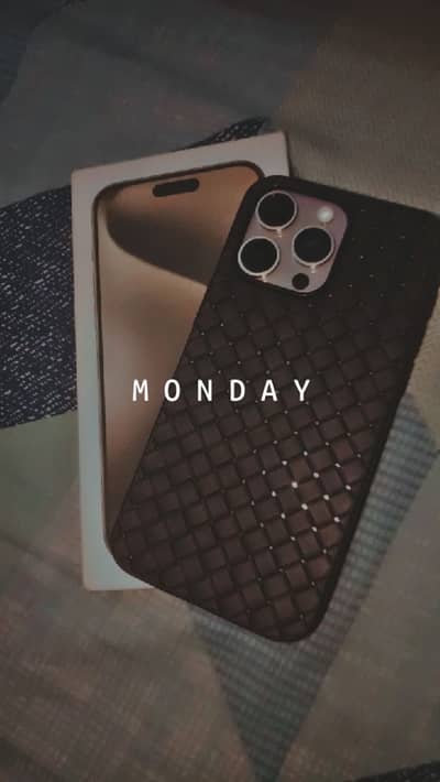 Iphone 15 pro max FU unlock 1 sim time avail with box