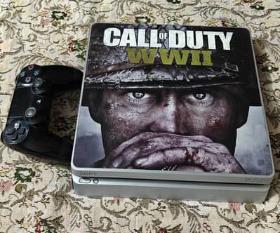 PlayStation 4 silver coloure slim adition