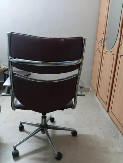 BEST OFFICE CHAIR CONDITION ALL OK VIP JUST IN 10K