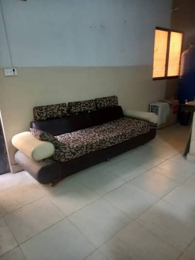 90 Square Yards Lower Portion Is Available In Affordable Price In Federal B Area - Block 9