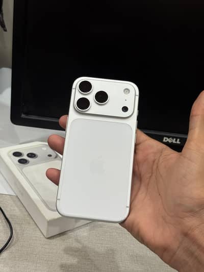 iPhone 17 pro 256 gb with Box