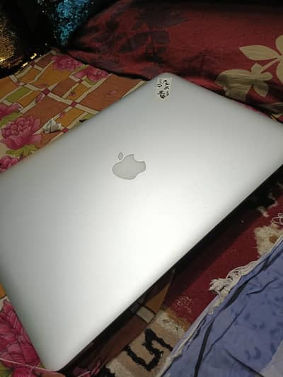 MacBook pro 2015 MID CORE I7 16/256 Lush Condition