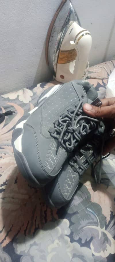 8 Num sports Shoes New