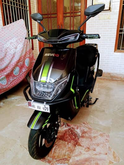 Revoo Electric Scooty (C32 Pro) - Long Range