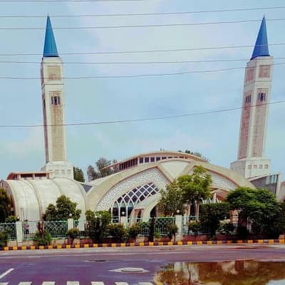 4 Marla Corner House Available For Rent