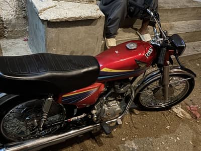 Honda 125 2011 model 10by9  punjab nambr