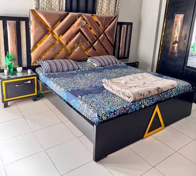 complete bedroom set king size bed 3 door almari dressing