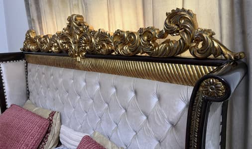 Complete Bed Set in King Size