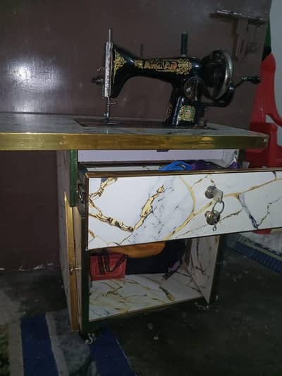 Sewing Machine with Table Stand