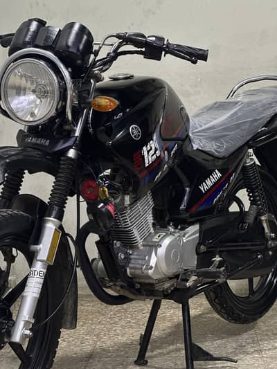 Yamaha ybr125g 2023 model ( low millage )