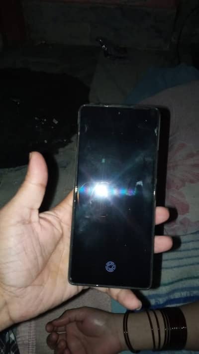 tecno camon 30 12gb rom 256gb memory set and charger box nahi hai