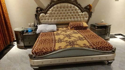 King Size Bed With Side Tables