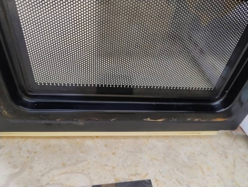 چلتی ہوئی کنڈیشن میں ہے 4