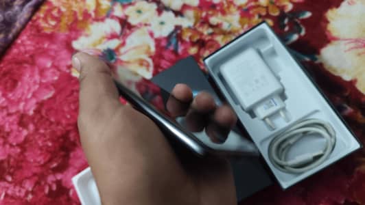 V50 12gb 512gb for sale