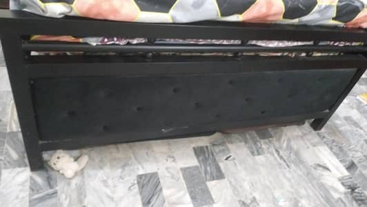 Iron bed heavy and strong