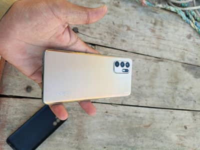 Oppo Reno 6.8+8.128gb. full Box hi no raper no open