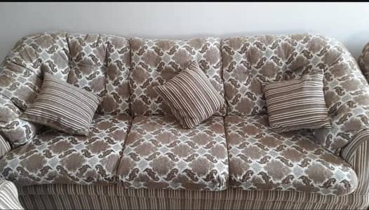5 Seater sofa set good condition | comfortable