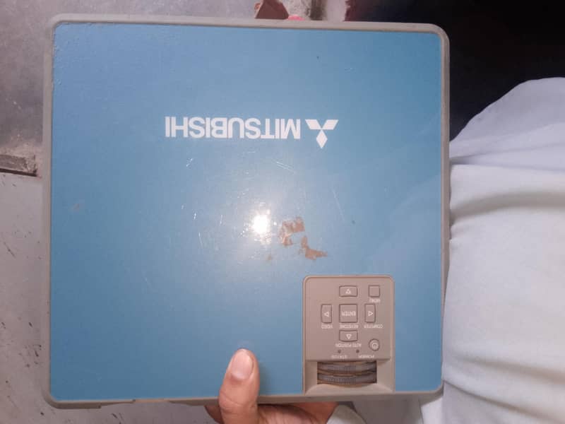 Mitsubishi Projector 1