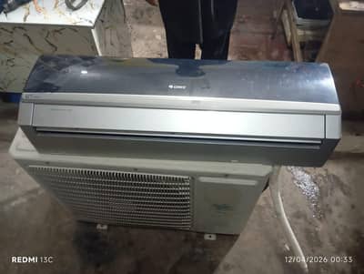 Fresh Gree Inverter AC Best condition