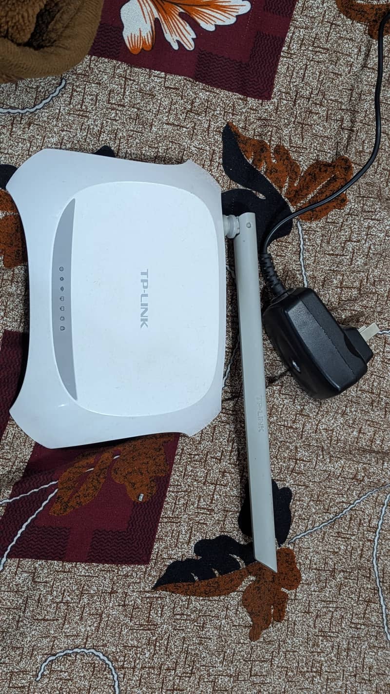 TP-Link router E988 3