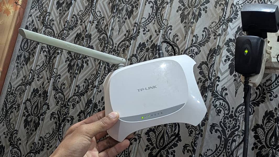 TP-Link router E988 4