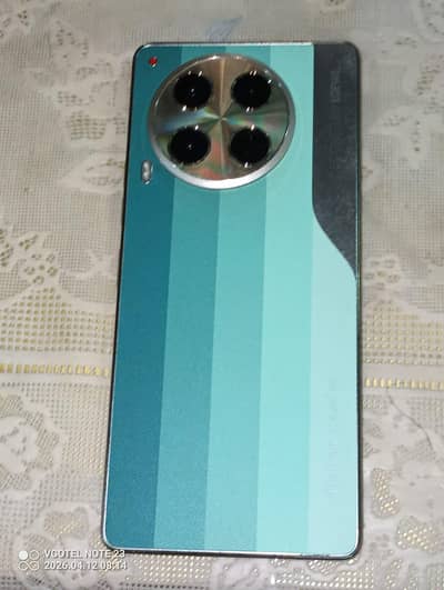 TECNO CAMON 30 LOEWE ADDITION Personally use by One hand