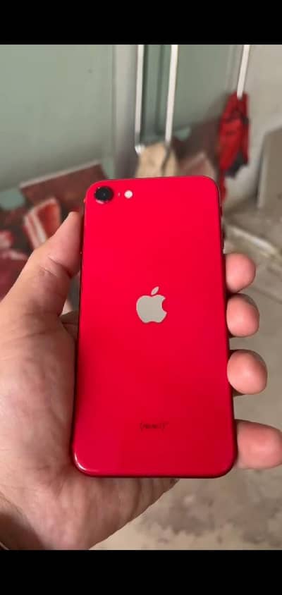 i phone SE 2020/128 wiTh box and Charger iOS 26