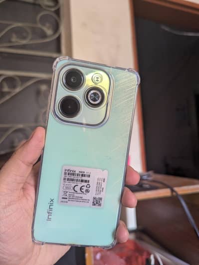 Hot 40i Excellent 10/10 | With box n charger