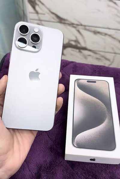 IPHONE 15 pro max WITH box and origanl cable