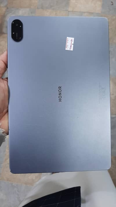 Honor Tab 4 GB ram 128 GB memory 11 inches 8300 mAh battery