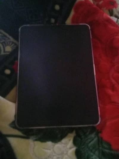 iPad pro M2 condition 10 by 10 no charge no box only iPad