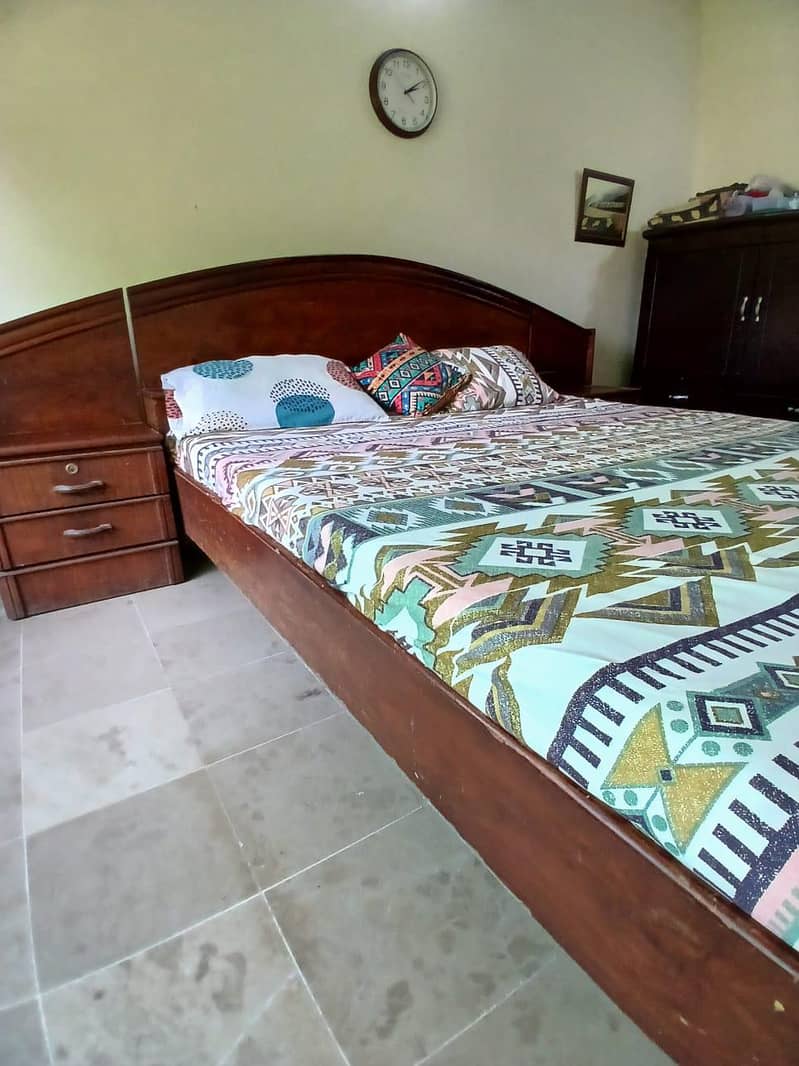 Master Bed with side tables 5