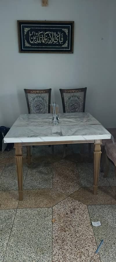 4 chairs dinning table