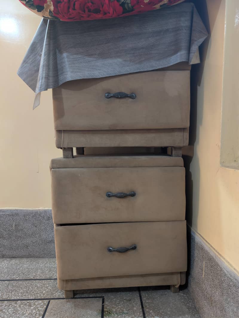 dressing & side table 0