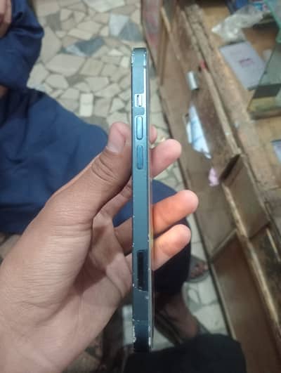 iPhone 13 factory unlock