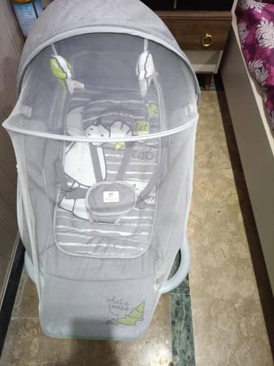 Mastela 3-in-1 Deluxe Multi-Functional Bassinet/Swing