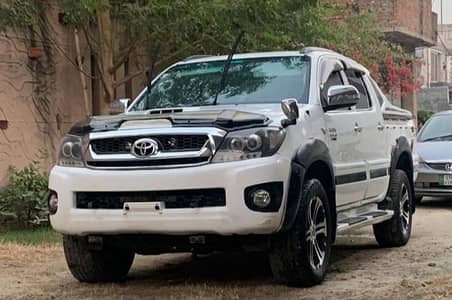 Toyota Hilux Vigo Champ 2011
