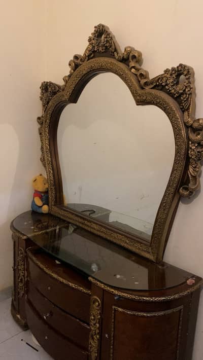 Dressing table